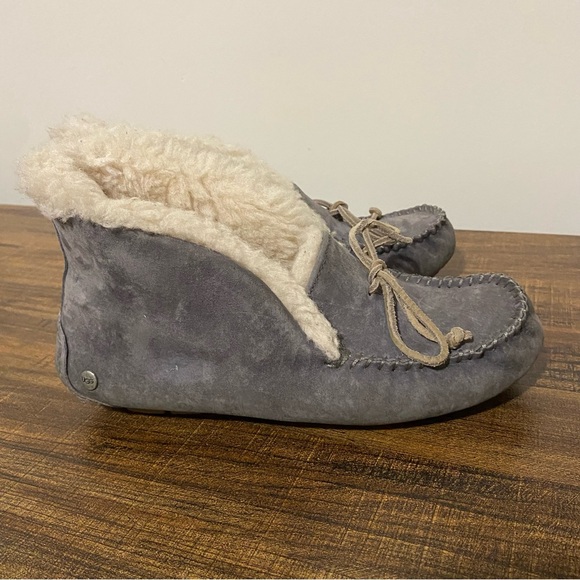 Uggs Alena Gray Moccasin Slippers size 6 - Picture 1 of 8
